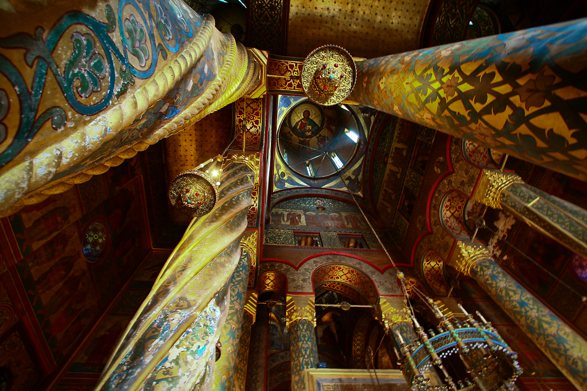 Interior de la iglesia de Curtea de arges