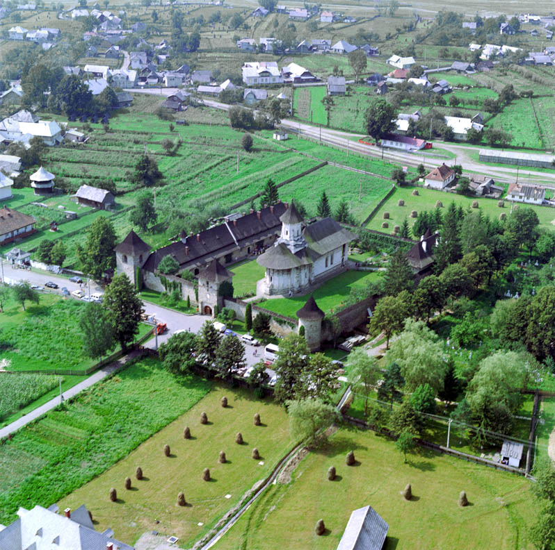 Monasterio Moldovita desde el cielo